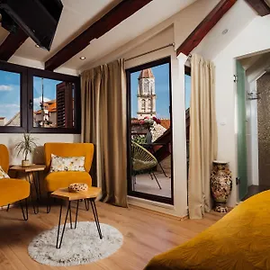 4* Gostinjska kuća Old Town Stars With Free Parking